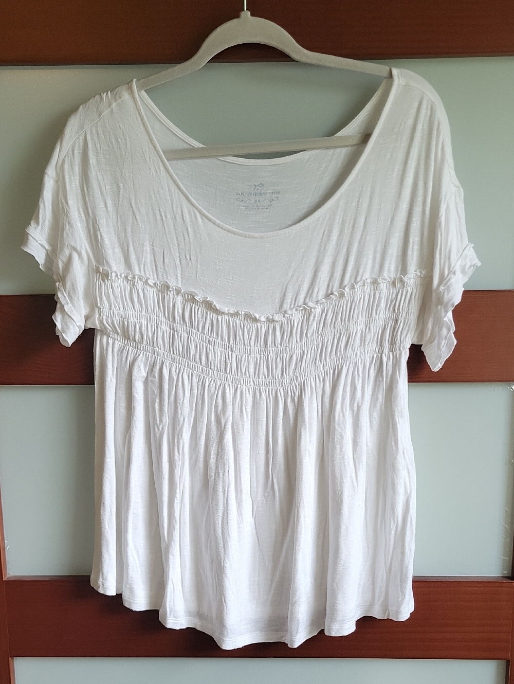 Women’s White Southern Tide Smocked Short Sleeve Top Size Medium